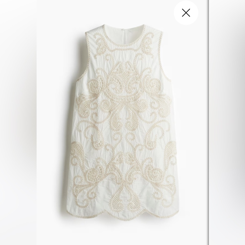 ISO H&M EYELET EMBROIDERED SHIFT DRESS, cream/white or white/navy
